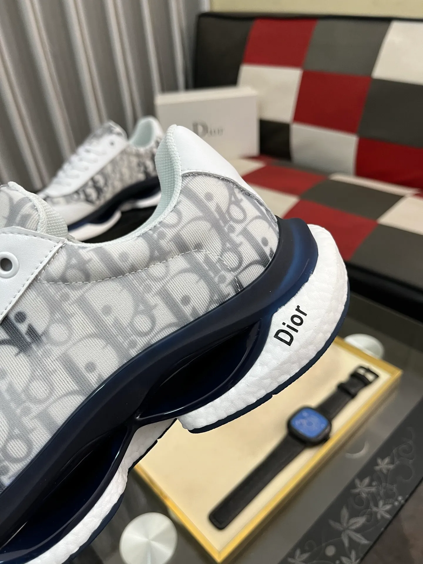 Men's shoes 💰458⌚️⌚️[Dior] The toe is designed to be a bit wider. The upper foot comfort is perfect. The thread is beautiful. It fits the pants perfectly and is versatile. Decorated with various classic details. It is the ideal choice for daily styling. It can be matched with various casual items to create exquisite looks. Fabric: First-layer cowhide/lining sheepskin TPU original outsole Size: 38-442️⃣Colors available